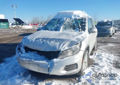 2017 Volkswagen Tiguan 2.0T Wolfsburg Edition из США, поврежденный, VIN WVGSV7AX3HW509034